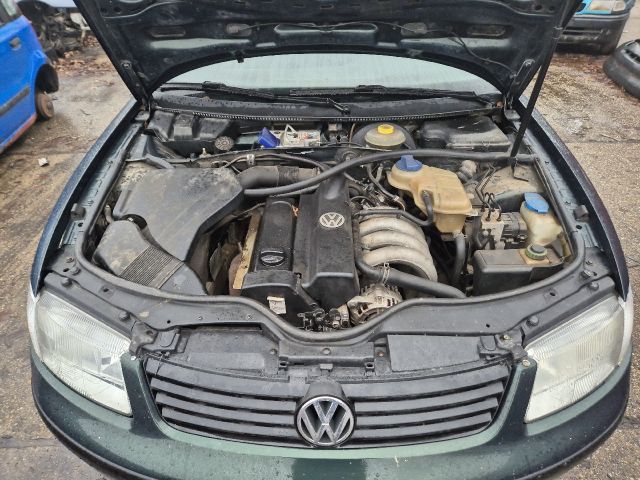 bontott VW PASSAT B5 Bal első Ajtó (Részeivel)