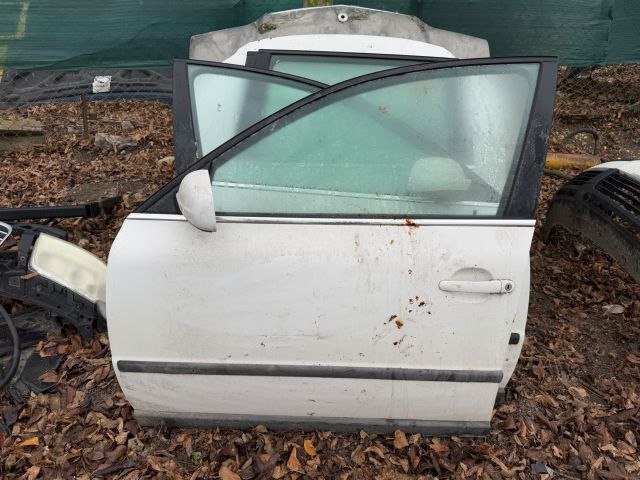 bontott VW PASSAT B5 Bal első Ajtó (Részeivel)