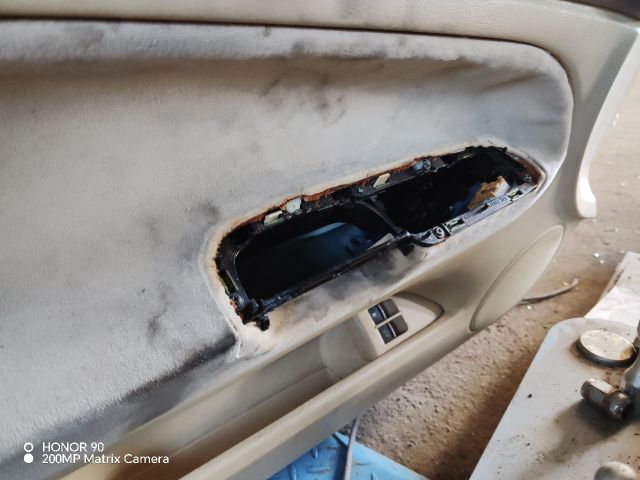 bontott VW PASSAT B5 Bal első Ajtó (Részeivel)