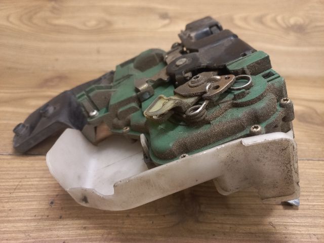 bontott VW PASSAT B5 Bal első Ajtózár