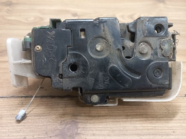 bontott VW PASSAT B5 Bal első Ajtózár