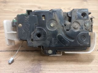 bontott VW PASSAT B5 Bal első Ajtózár