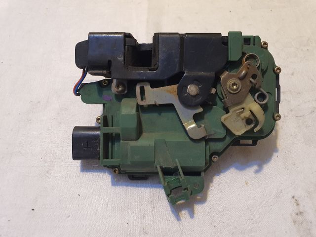 bontott VW PASSAT B5 Bal első Ajtózár