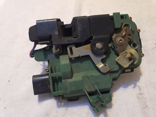 bontott VW PASSAT B5 Bal első Ajtózár