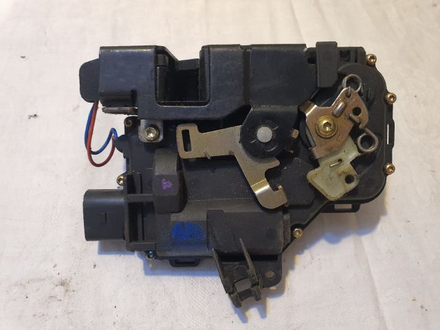 bontott VW PASSAT B5 Bal első Ajtózár