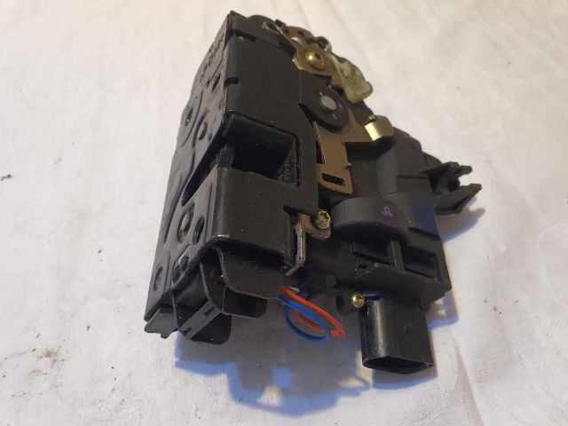 bontott VW PASSAT B5 Bal első Ajtózár