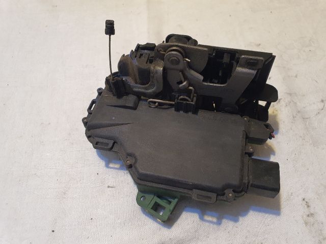 bontott VW PASSAT B5 Bal első Ajtózár