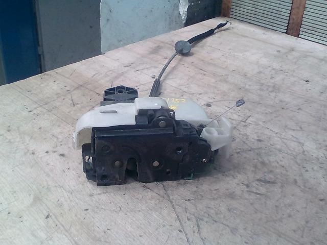 bontott VW PASSAT B5 Bal első Ajtózár