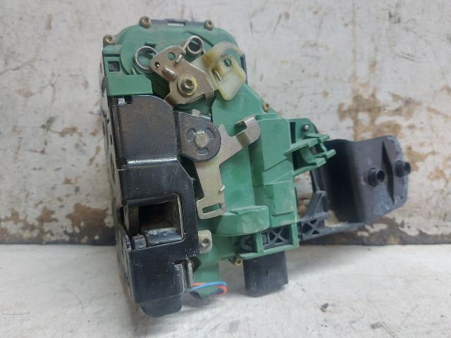 bontott VW PASSAT B5 Bal első Ajtózár