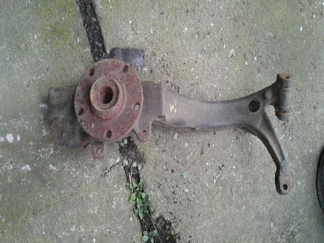 bontott VW PASSAT B5 Bal első Csonkállvány Kerékaggyal