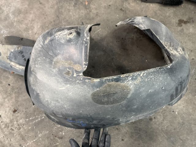 bontott VW PASSAT B5 Bal első Dobbetét (Kerékjárati, Műanyag)