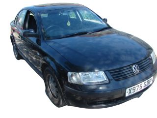 bontott VW PASSAT B5 Bal első Külső Kilincsfészek