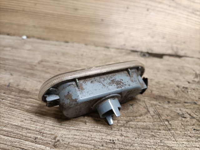 bontott VW PASSAT B5 Bal első Sárvédő Irányjelző