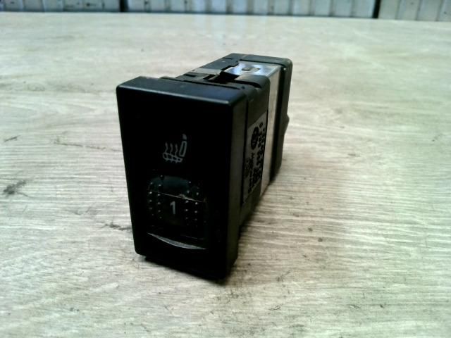 bontott VW PASSAT B5 Bal első Ülésfűtés Kapcsoló