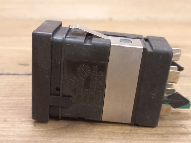 bontott VW PASSAT B5 Bal első Ülésfűtés Kapcsoló