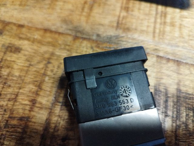 bontott VW PASSAT B5 Bal első Ülésfűtés Kapcsoló