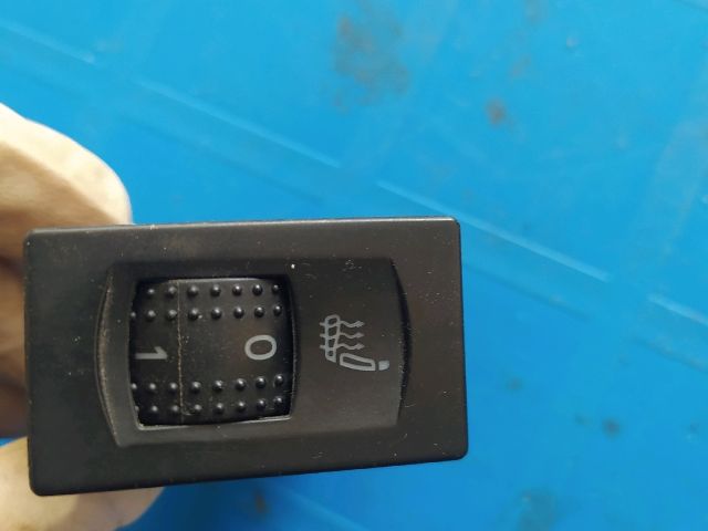 bontott VW PASSAT B5 Bal első Ülésfűtés Kapcsoló