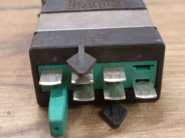 bontott VW PASSAT B5 Bal első Ülésfűtés Kapcsoló