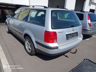 bontott VW PASSAT B5 Bal első Zárbetét