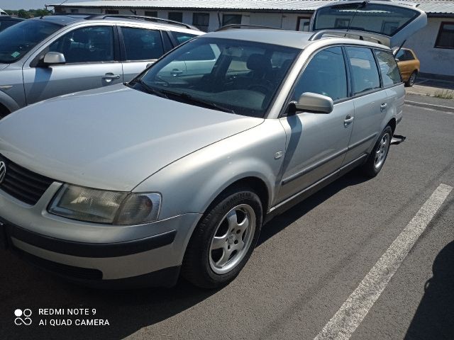 bontott VW PASSAT B5 Bal első Zárbetét