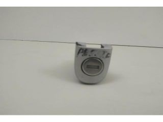 bontott VW PASSAT B5 Bal első Zárbetét