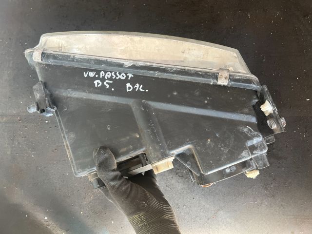 bontott VW PASSAT B5 Bal Fényszóró