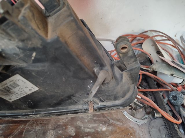 bontott VW PASSAT B5 Bal Fényszóró