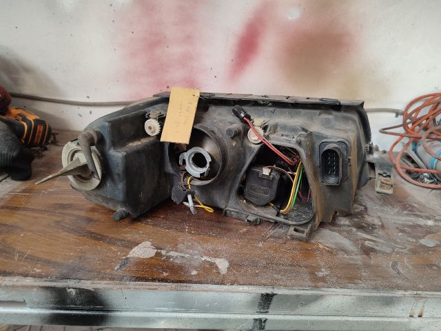 bontott VW PASSAT B5 Bal Fényszóró