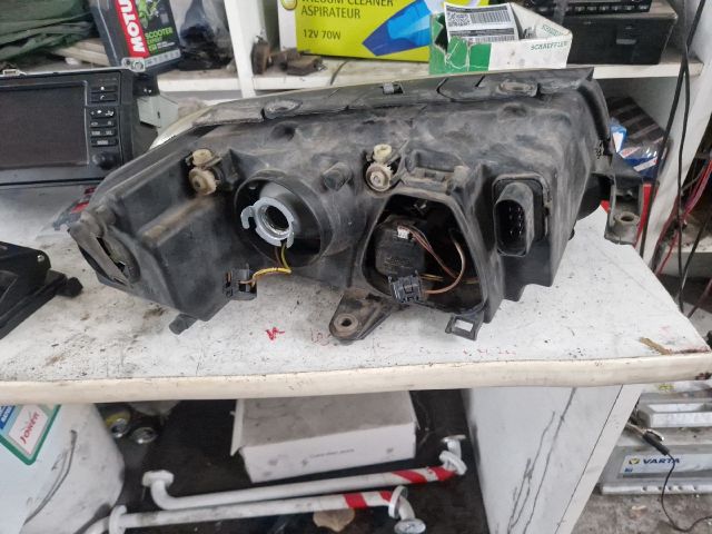 bontott VW PASSAT B5 Bal Fényszóró