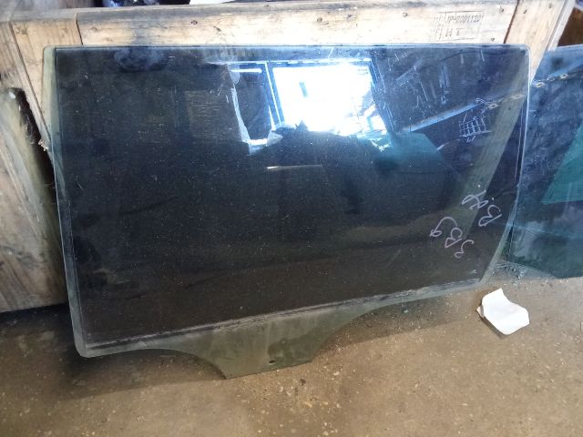 bontott VW PASSAT B5 Bal hátsó Ablak