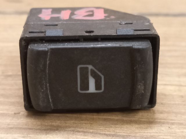 bontott VW PASSAT B5 Bal hátsó Ablakemelő Kapcsoló