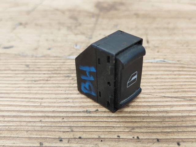 bontott VW PASSAT B5 Bal hátsó Ablakemelő Kapcsoló