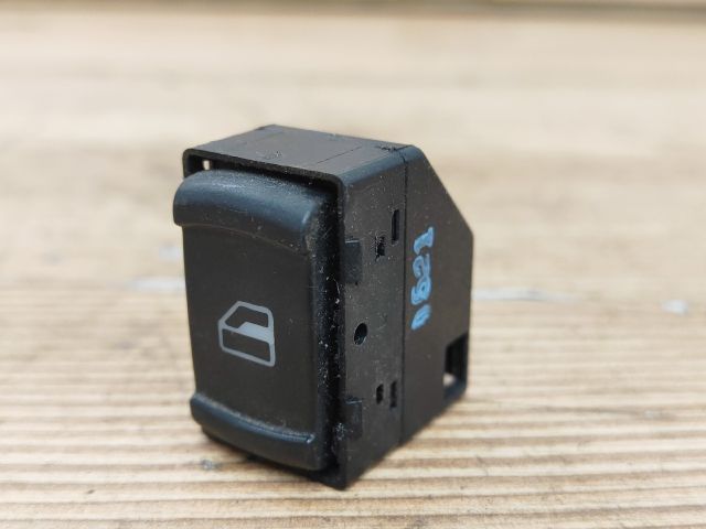 bontott VW PASSAT B5 Bal hátsó Ablakemelő Kapcsoló