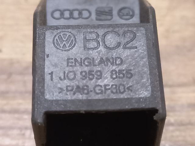 bontott VW PASSAT B5 Bal hátsó Ablakemelő Kapcsoló