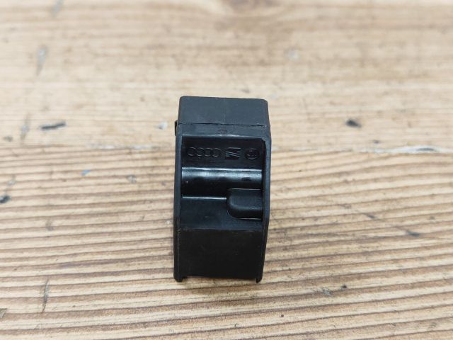 bontott VW PASSAT B5 Bal hátsó Ablakemelő Kapcsoló