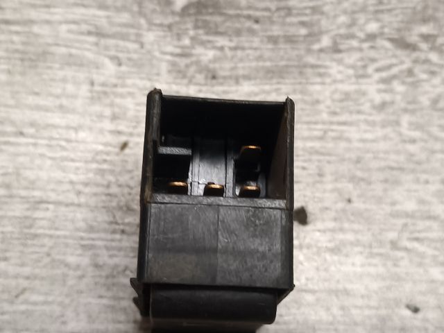 bontott VW PASSAT B5 Bal hátsó Ablakemelő Kapcsoló