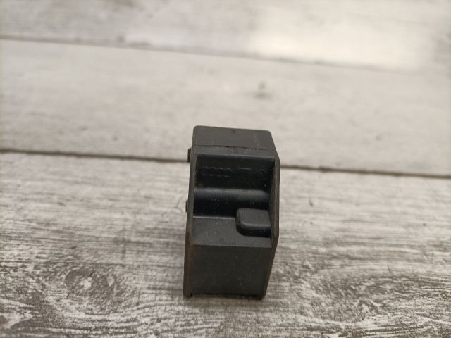 bontott VW PASSAT B5 Bal hátsó Ablakemelő Kapcsoló