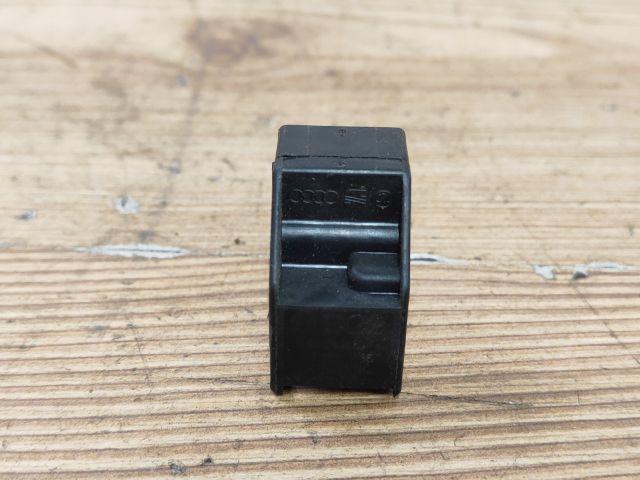 bontott VW PASSAT B5 Bal hátsó Ablakemelő Kapcsoló