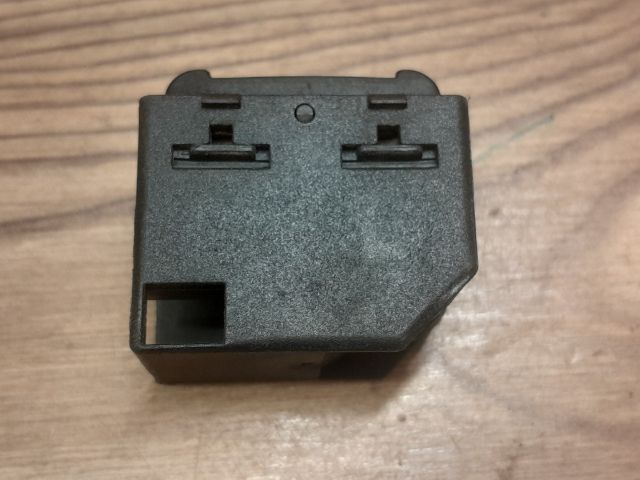 bontott VW PASSAT B5 Bal hátsó Ablakemelő Kapcsoló