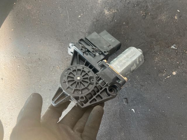 bontott VW PASSAT B5 Bal hátsó Ablakemelő Motor