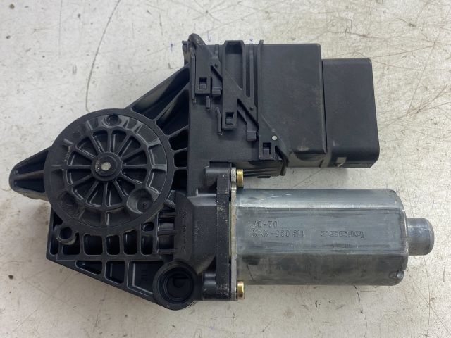 bontott VW PASSAT B5 Bal hátsó Ablakemelő Motor