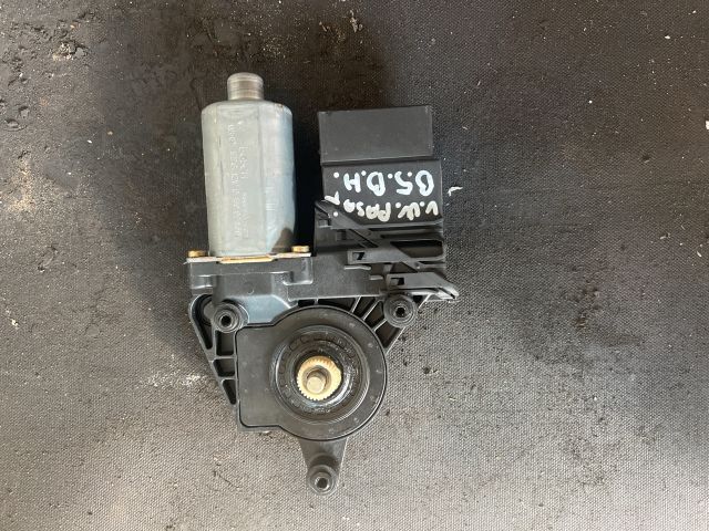 bontott VW PASSAT B5 Bal hátsó Ablakemelő Motor