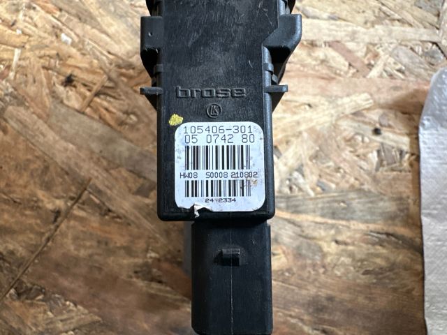 bontott VW PASSAT B5 Bal hátsó Ablakemelő Motor