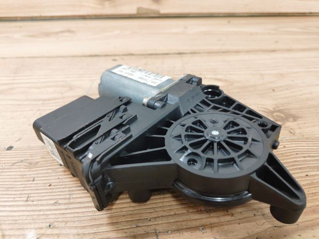 bontott VW PASSAT B5 Bal hátsó Ablakemelő Motor