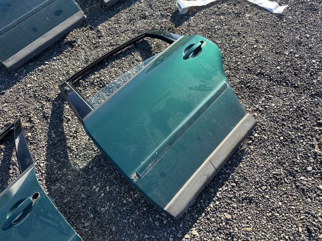 bontott VW PASSAT B5 Bal hátsó Ajtó (Üres lemez)