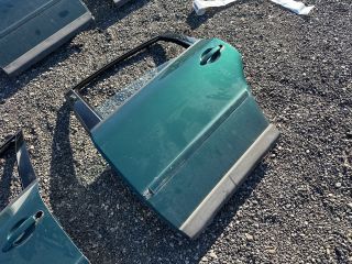 bontott VW PASSAT B5 Bal hátsó Ajtó (Üres lemez)