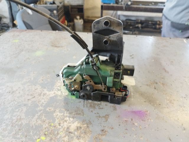 bontott VW PASSAT B5 Bal hátsó Ajtózár