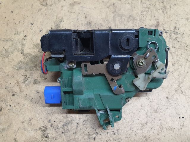 bontott VW PASSAT B5 Bal hátsó Ajtózár