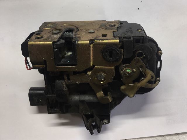 bontott VW PASSAT B5 Bal hátsó Ajtózár