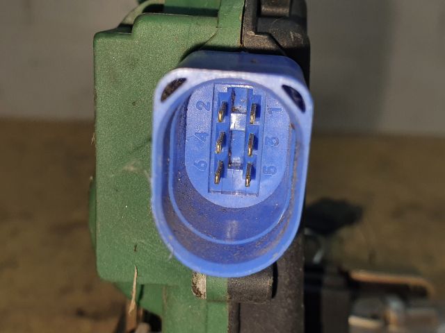 bontott VW PASSAT B5 Bal hátsó Ajtózár